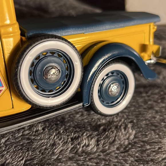 SOLIDO FORD V8 PICKUP SUNLIGHT SOAP REF 8020, YELLOW SILVER VINTAGE IN BOX - Picture 14 of 17